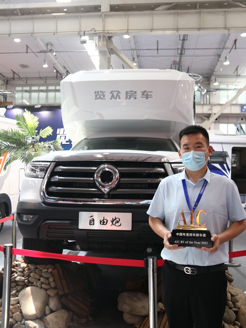 年度新車、自動檔、四驅，能選的房車