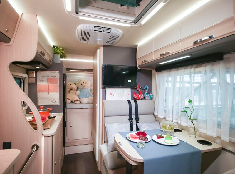 不懼荒野，不怕泥濘，四驅(qū)房車更給力